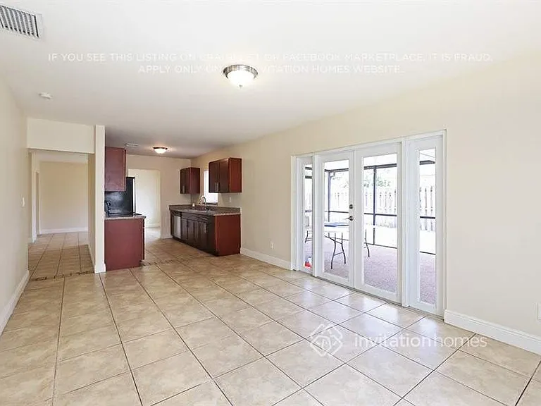4904 SW 90th Ave — Photo 7