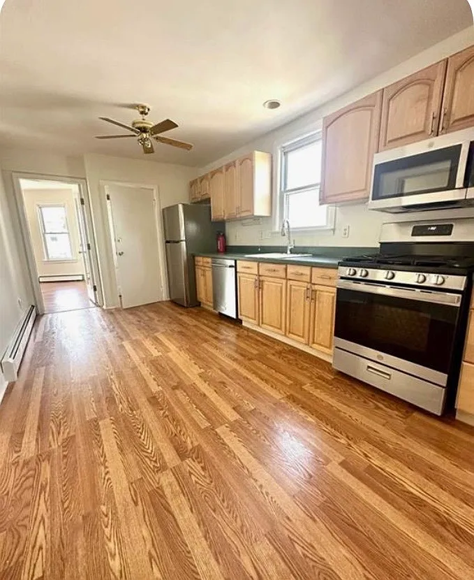 2 bed, $2,500 — Photo 1