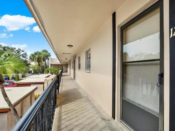 2750 E Bay Dr APT 12E, Largo, FL 33771