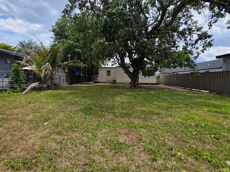 315 NW 53rd St — Photo 4