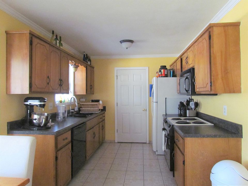 2nd image of 3279 N Senseney Cir