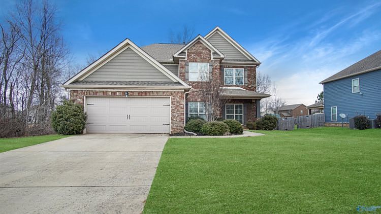 1st image of 119 Amelia Dr