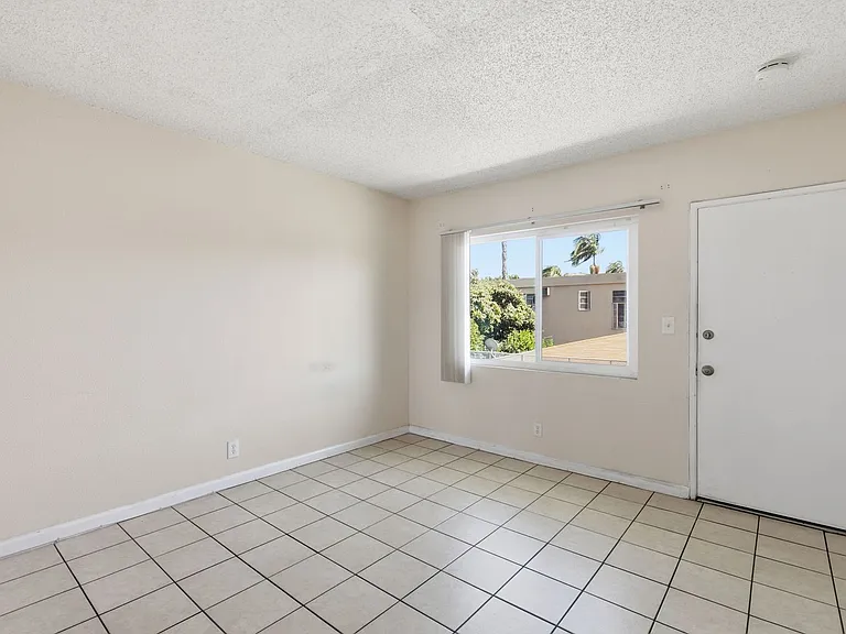 7101 Rugby Ave — Photo 2