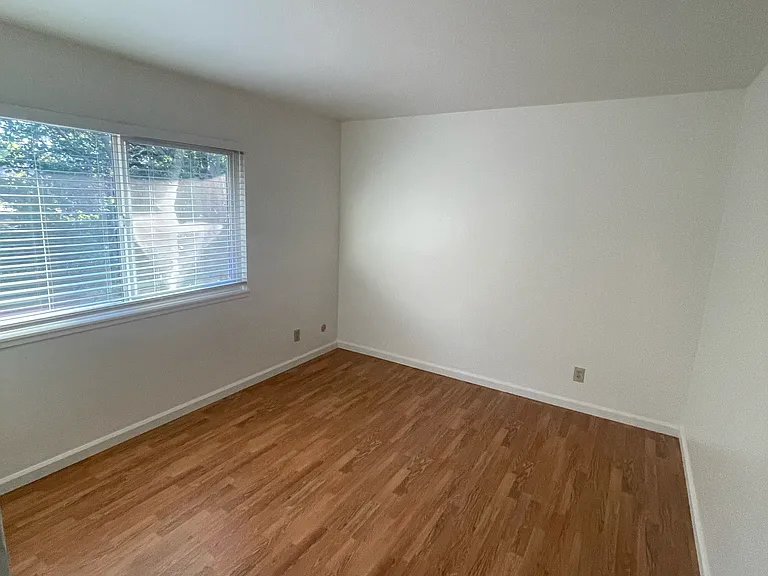 777 Palomino Dr #D — Photo 6