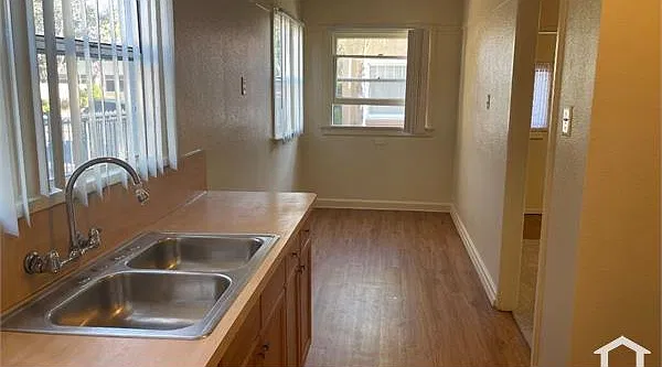 205 S Citron St — Photo 1