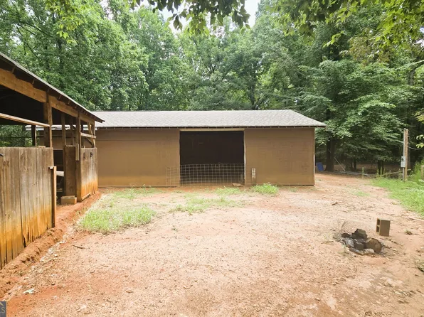 213 Duncan Swindle Rd, Commerce, GA 30530