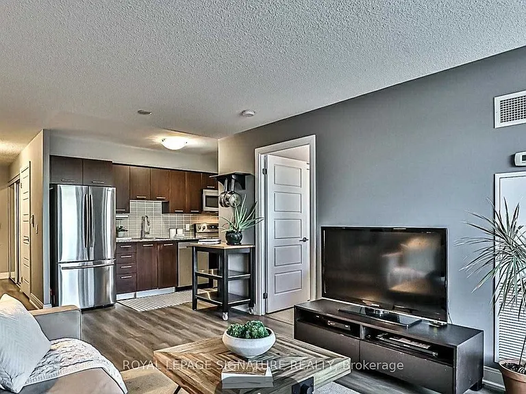 125 Village Green Sq #2301 — Photo 9