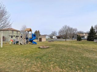 15392 70th Pl N, Maple Grove, MN 55311