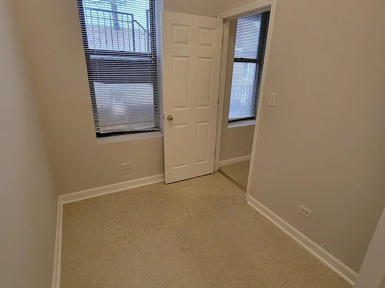 1827 S May St #2R — Photo 6