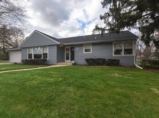 1521 E Evergreen St, Wheaton, IL 60187