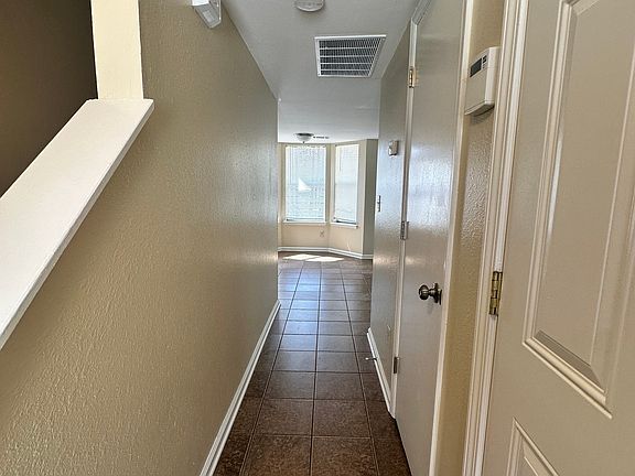 4th image of 4999 Windsor Downs Dr