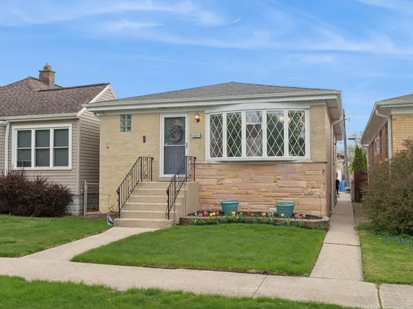 3227 N Pioneer Ave, Chicago, IL 60634