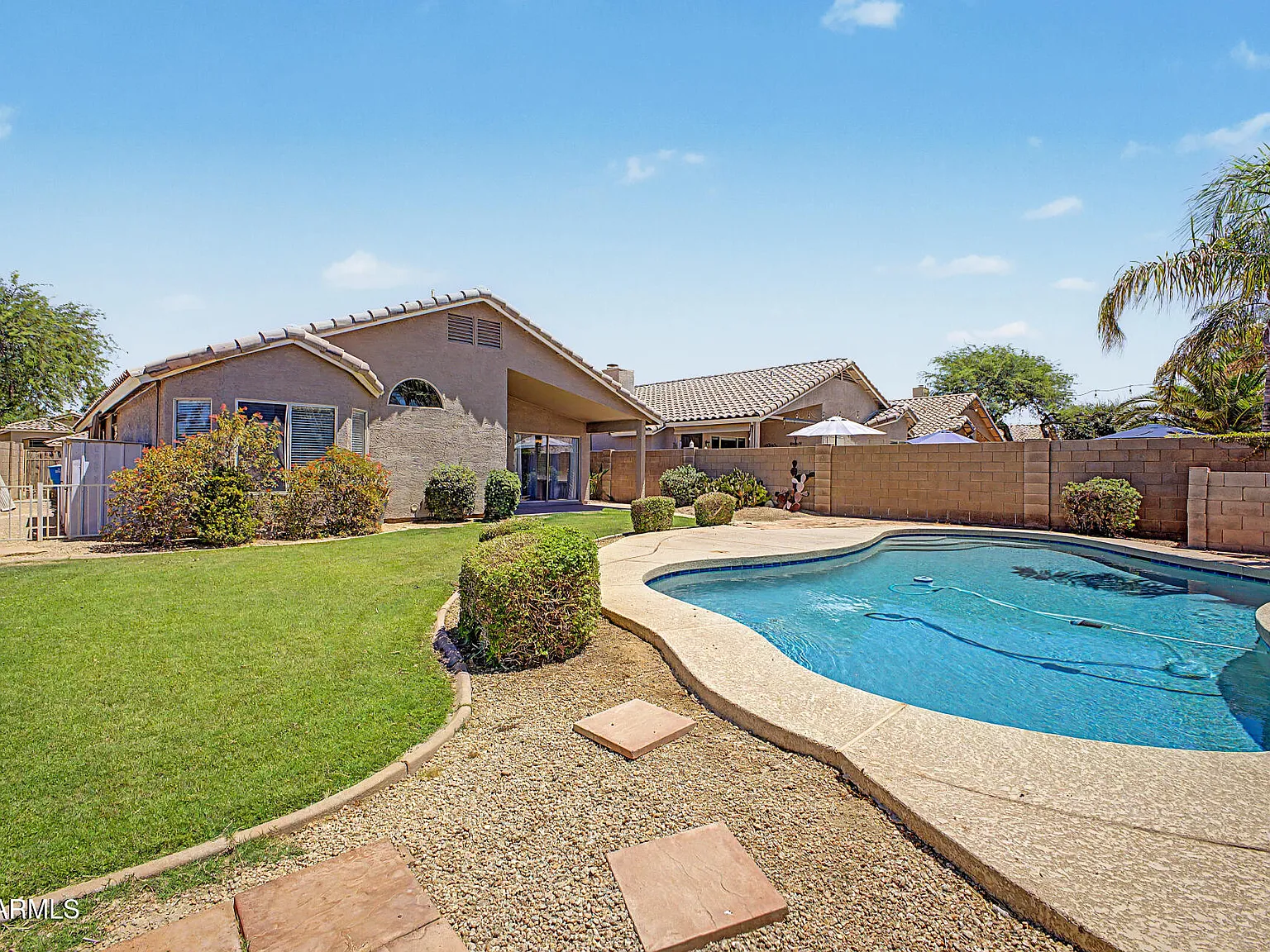 4 bed, 2.0 bath, 1508 sqft, $3,200 — Photo 4