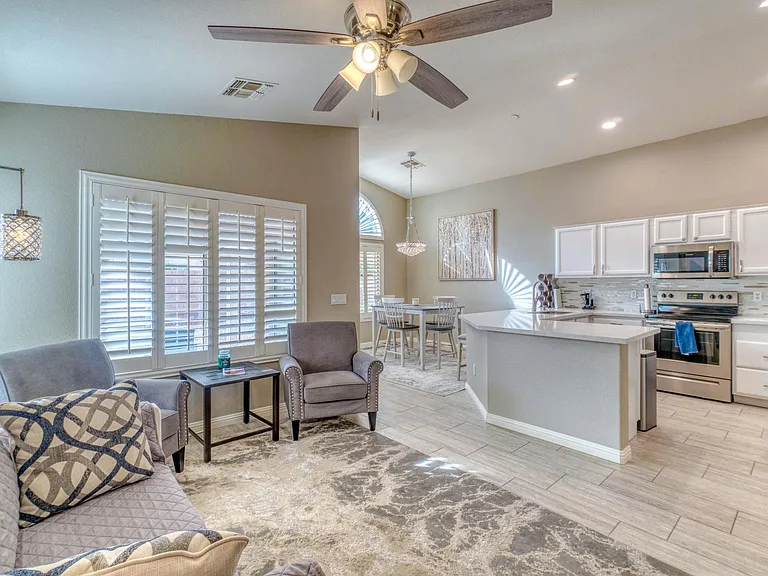 3145 E Desert Ln — Photo 11