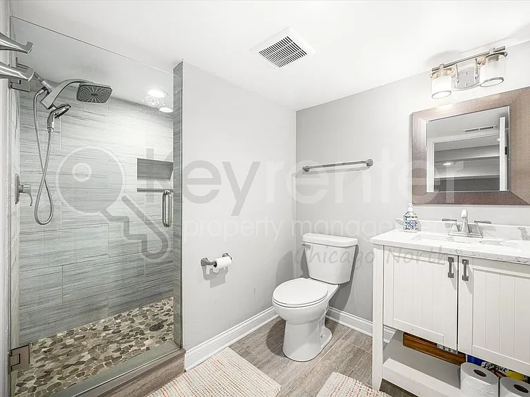 4230 N Oriole Ave — Photo 23