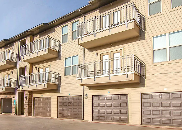 Anatole on Briarwood — Photo 10