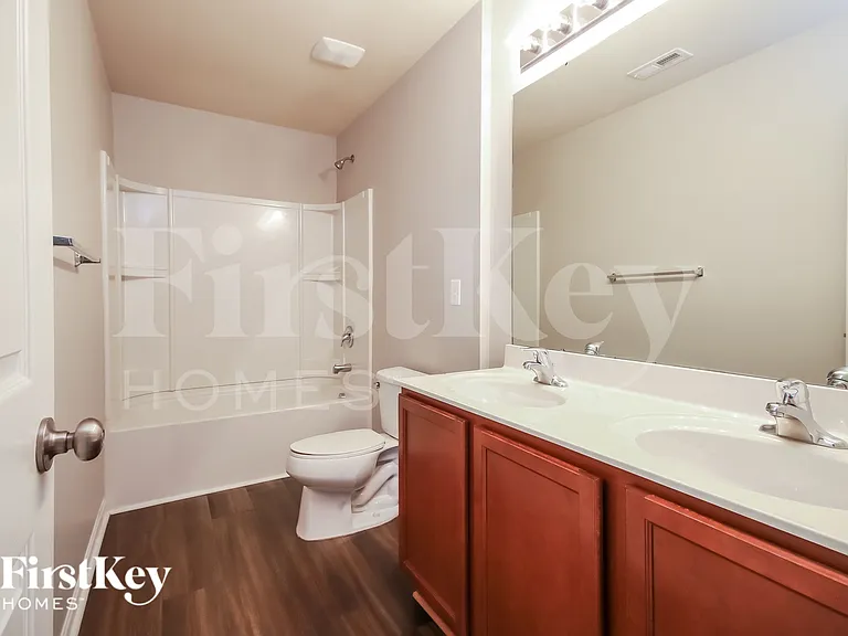 513 Ellingsworth Ln — Photo 13
