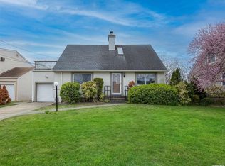 47 Avon Rd, Hewlett, NY 11557
