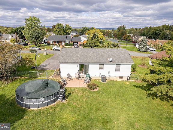 3rd image of 399 Oriole Dr