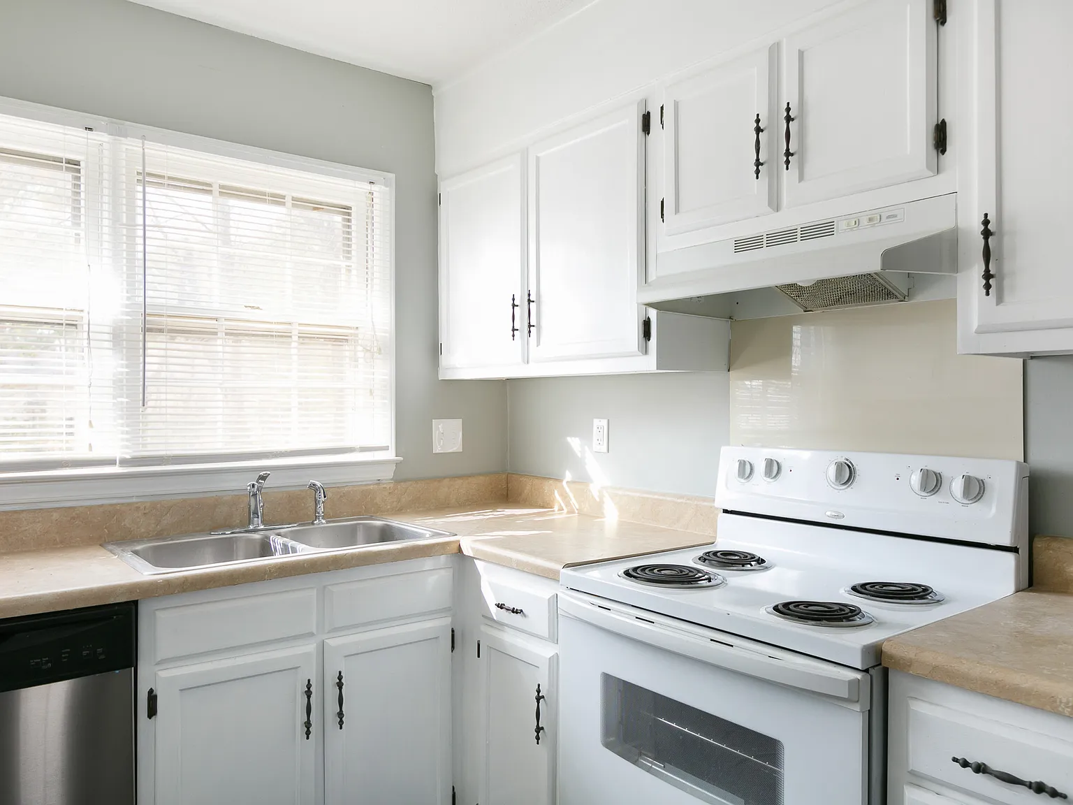 608 Missenburg Court - 1 — Photo 2