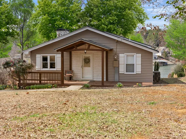 650 Shoreline Dr, New London, NC 28127