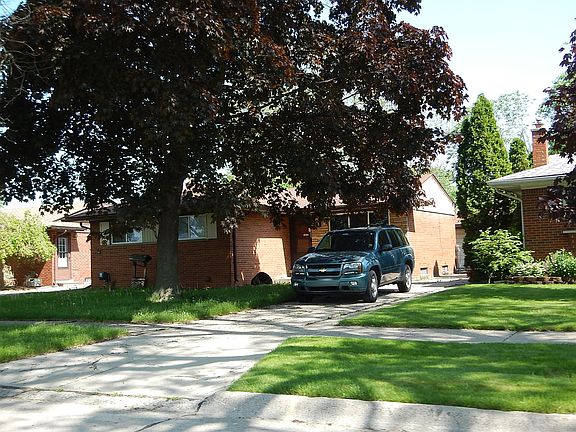 3rd image of 15433 Everly St