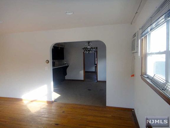 4th image of 270 Bloomfield Ave