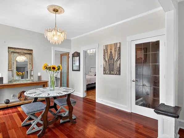 687 Avenue East image 12 of 32