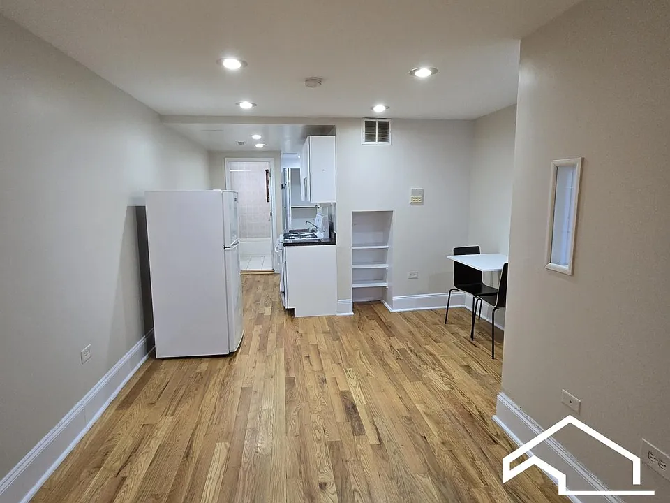 2835 W Cullom Ave #1