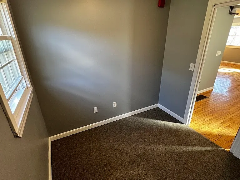 10 Shaker Rd — Photo 17