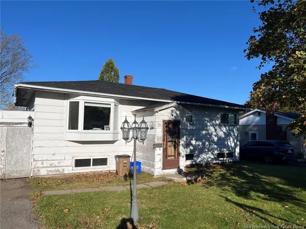 21 Kelton St, Saint John, NB E2J 3A8