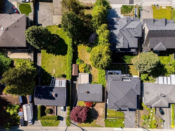 614 Chapman Ave, Coquitlam, BC V3J 4A3