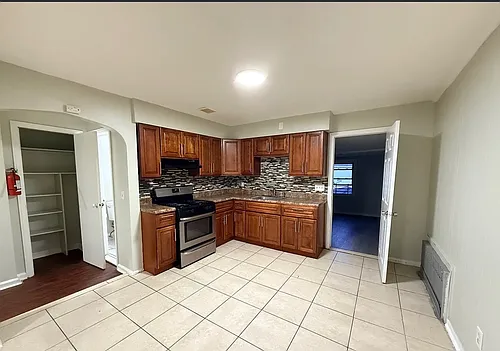 809 Summer Ave Photo 1