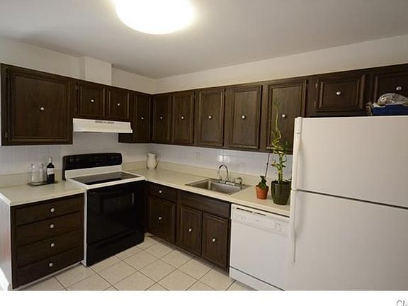 5th image of 587 Vincellette St