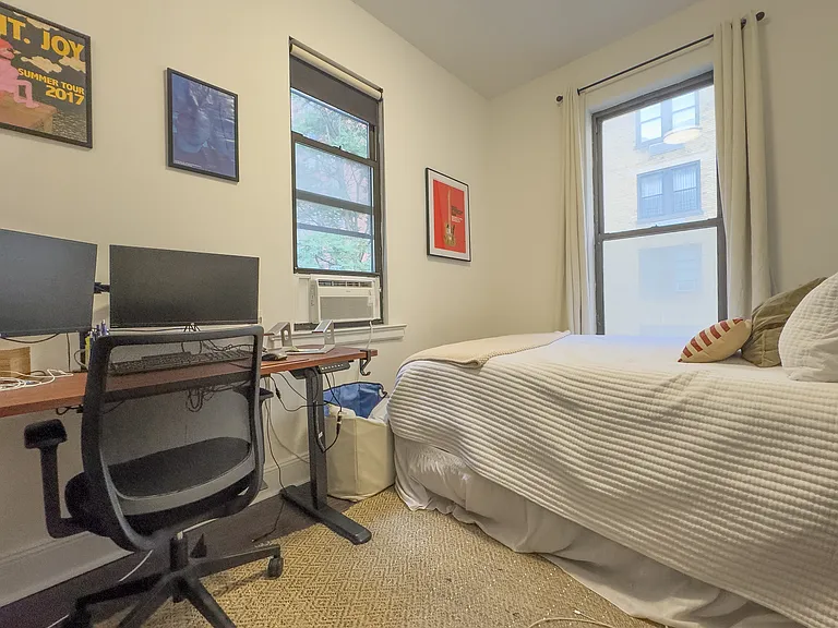 212 W 79th St #3B — Photo 5