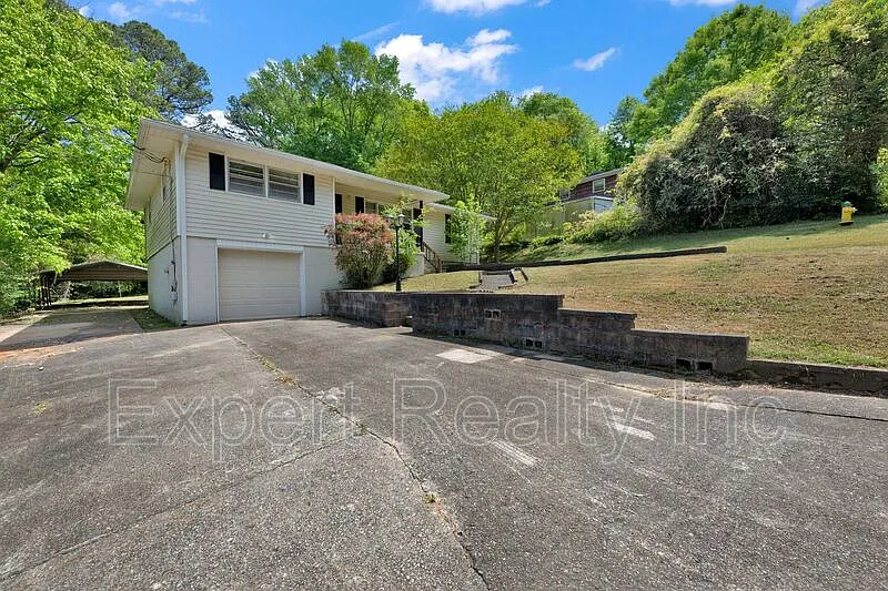 3 bed, 1.5 bath, 1330 sqft, $1,400 — Photo 3