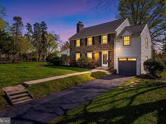 3rd image of 1208 Andover Rd