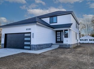 27180 S River Rd, Harrison Township, MI 48045