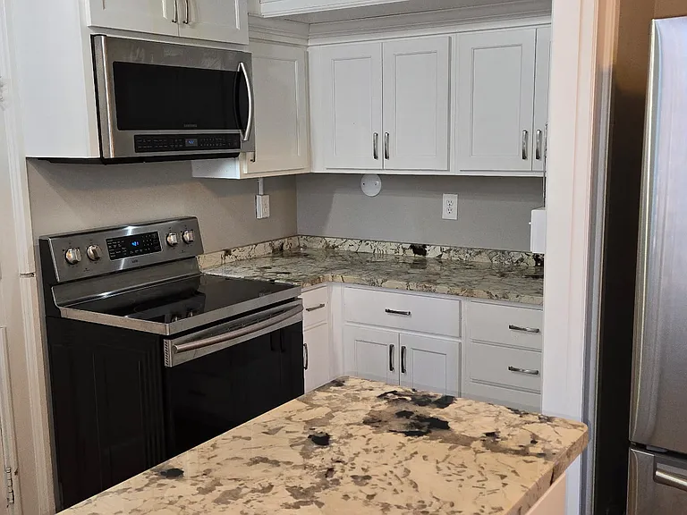 140 W Main St #1 — Photo 13