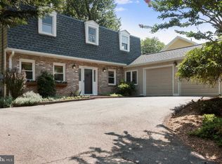 317 Broadleaf Dr NE, Vienna, VA 22180