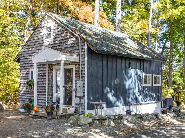 226 Chases Grove Road, Derry, NH 03038