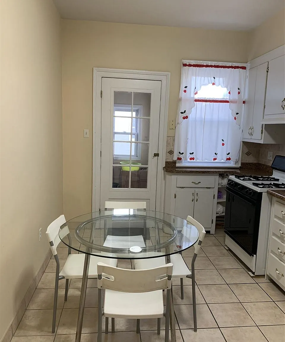 2 bed, 1200 sqft, $2,595 — Photo 4