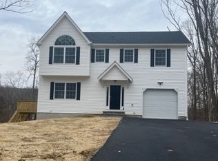 25 Richards Rd, Hopatcong, NJ 07843