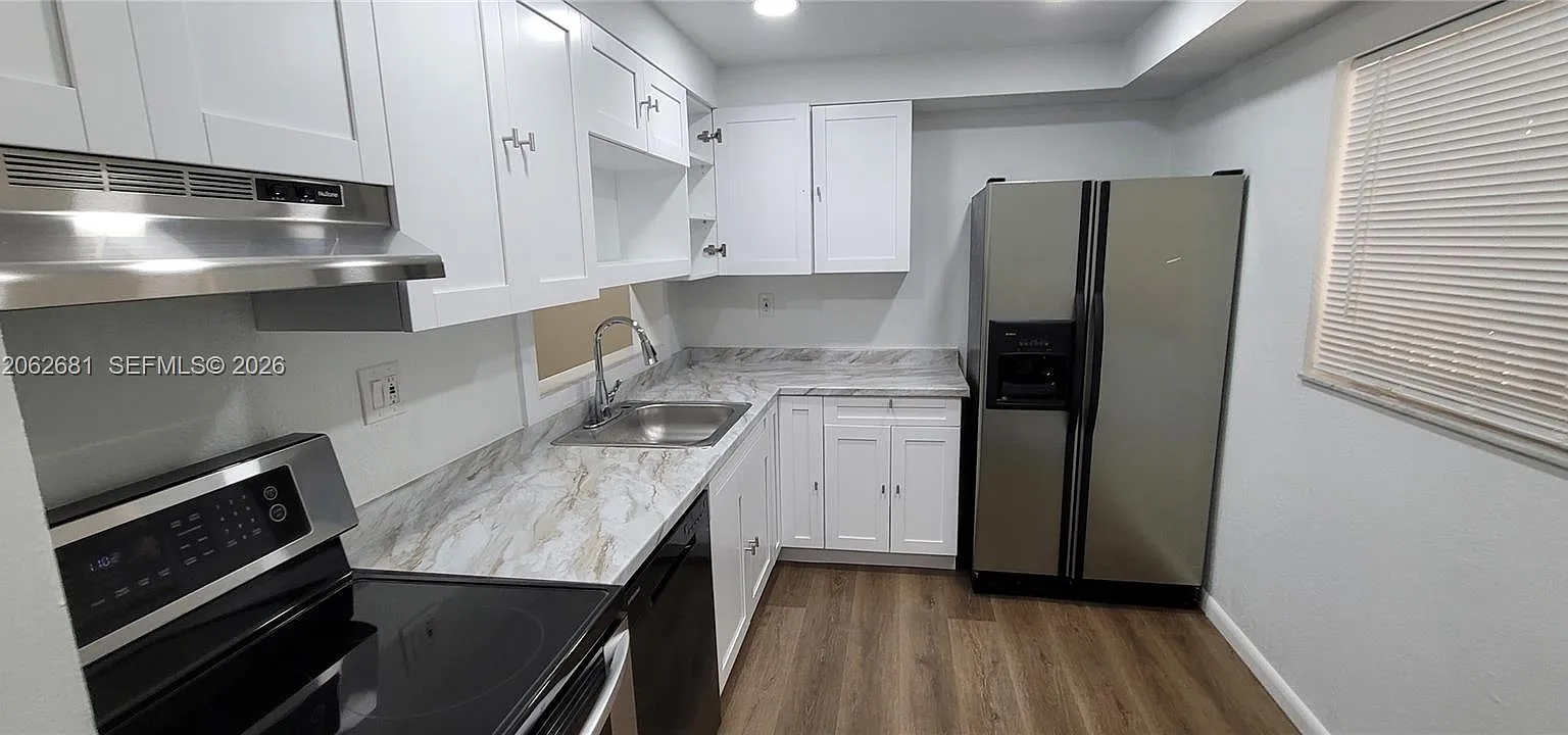The Horizons Condo #6 — Photo 2