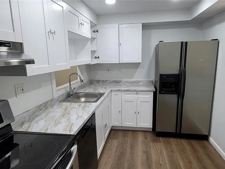 8005 SW 107th Ave #222 — Photo 2