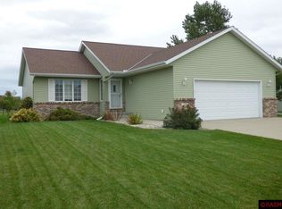 200 Pebble Creek Dr, Mankato, MN 56001