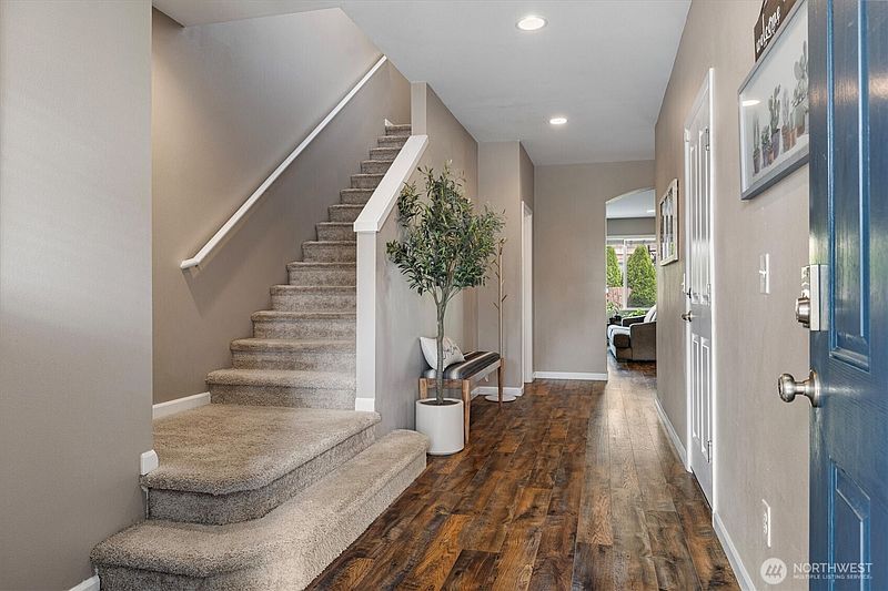4th image of 1009 29th Street NW