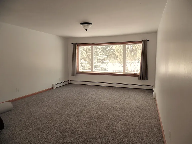 Livingroom, faces west.