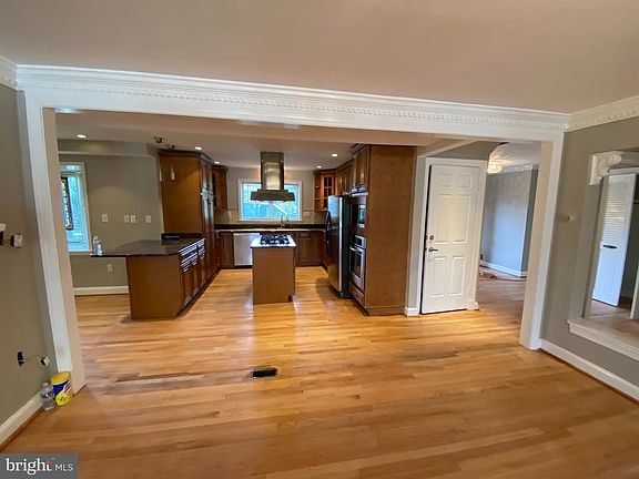 4th image of 9833 Kentsdale Dr
