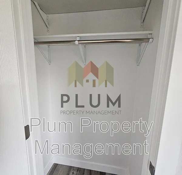 2340 Fairview Ave #2 — Photo 8